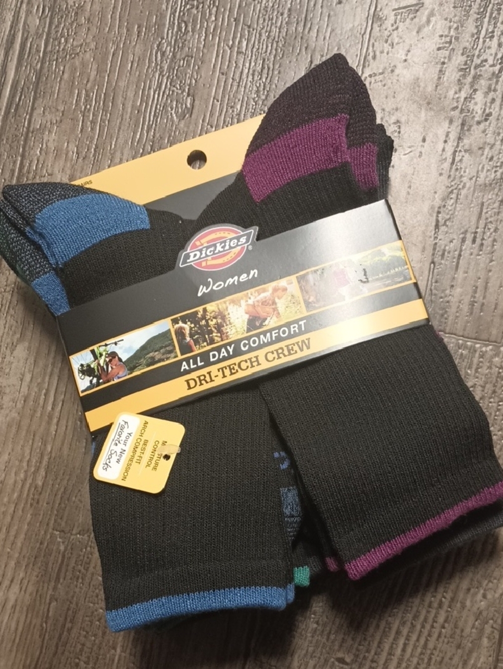 6 Pairs Dickies Women's All Day Comfort Dri-Tech Crew Socks